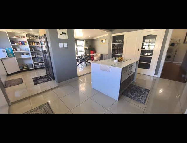 3 BEDROOM HOUSE FOR SALE IN FLORIDA